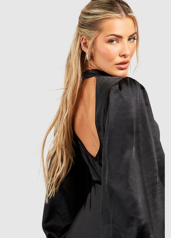 Черное вечернее платье Boohoo однотонное