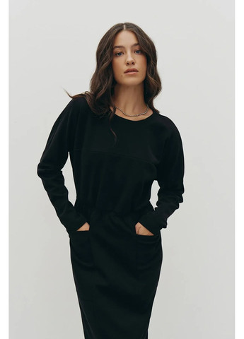 Черное теплое платье меди с брошью, цвет черный Rica Mare