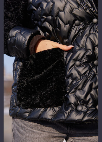 Чорна демісезонна куртка MN