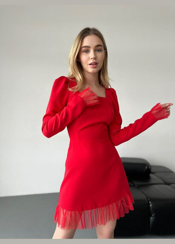 Червона красива сукня з костюмки з відкритим декольте і з фатином внизу, приємна до тіла ніжна сукня вище коліна No Brand