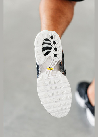 Черные демисезонные кроссовки мужские и женские nike air max tn plus black | найк аир макс тн плюс черные No Brand