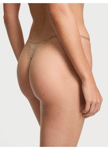 Трусики-стрінги жіночі мереживні Lace String Thong Panty бежеві Victoria's Secret (348416661)