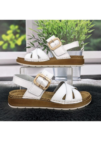 Босоніжки жіночі білі шкіряні з пряжкою Inblu (333759987)