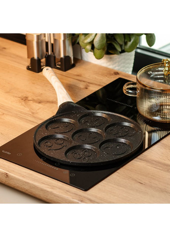 Сковорода смайл Ø 26.5 (см) на 7 секций для панкейков черная Jooki (358705571)