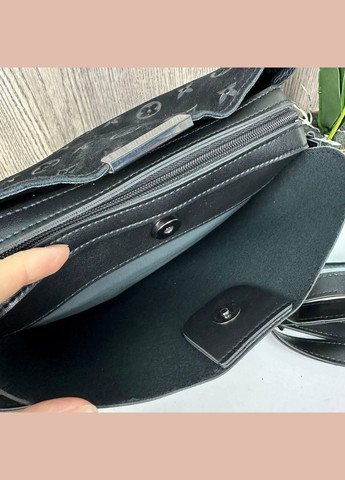 Замшевая женская сумка на плечо с тиснением и магнитной застёжкой черная (sku_1424) No Brand (330576071)