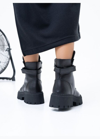 Зимние черные зимние ботинки с ремешками ISSA PLUS
