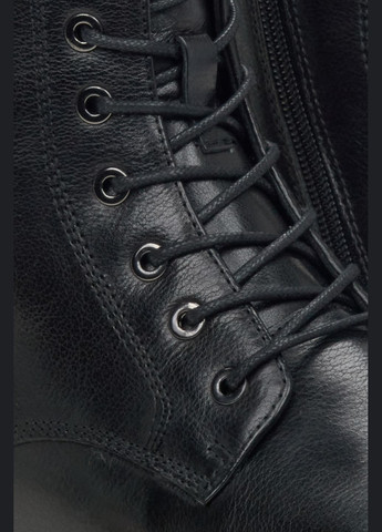 Зимние ботинки, цвет черный Estro