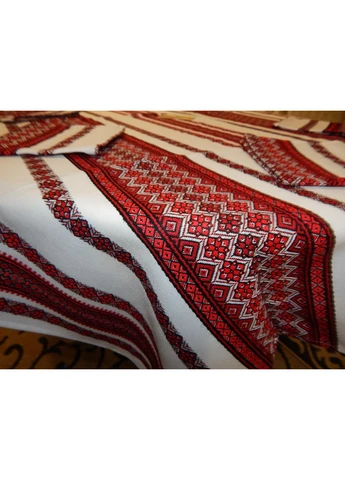 Красная скатерть, вышитая в украинском стиле No Brand (381468564)