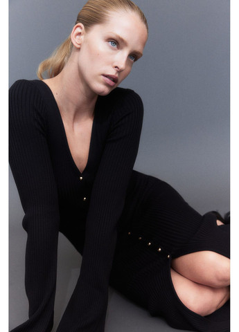 Чорна кежуал сукня силуетна H&M однотонна