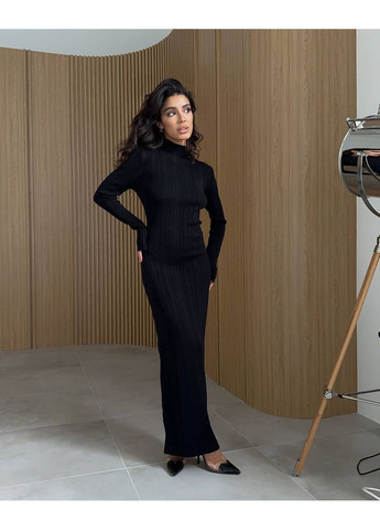 Черное кэжуал женское платье макси приталенного кроя MonCher