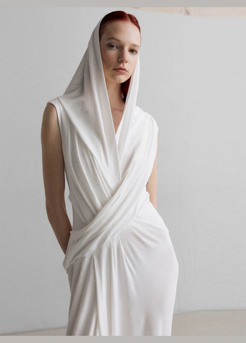 Белое платье Alberta Ferretti