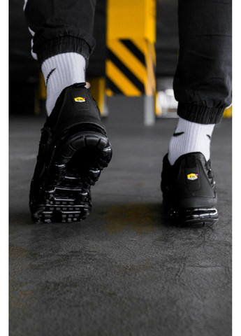 Белые демисезонные кроссовки nike air vapormax plus triple black 924453-004 найк аир вапормакс No Brand