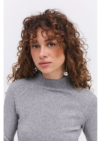 Жіночий трикотажний костюм в рубчик з асиметричним низом у кофті розмір Arjen (373682137)