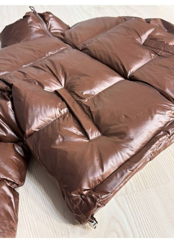 Коричневая демисезонная куртка женская 10015 короткая глянцевая пуффер коричневая Lady yep