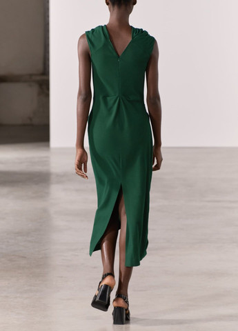 Зеленое вечернее платье Zara однотонное