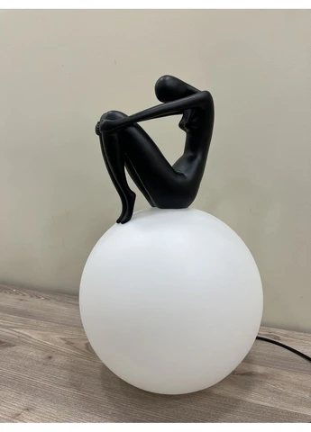 Настольная лампа/ночник с девушкой на 25см шаре "Lady" (999-001 BK) No Brand (370071915)