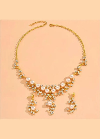 Жіночі сережки гвоздики у вигляді листка зі штучними перлами 4.8 см золотисті Liresmina Jewelry (300150943)