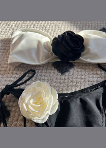 Світло-бежевий літній жіночий роздільний купальник бандо бікіні з об’ємними квітами 3d aloha черно-молочний No Brand