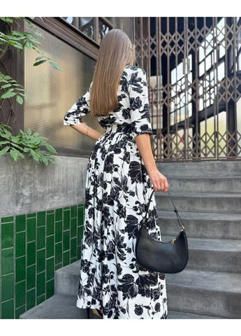 Черно-белое повседневный принтованное длинное платье бело-черного цвета а-силуэт ISSA PLUS с цветочным принтом