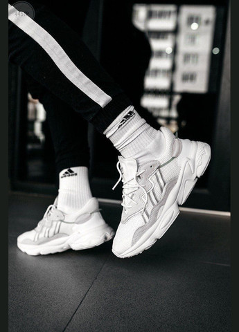 Білі всесезонні жіночі кросівки adidas adiprene pride No Brand Ozweego