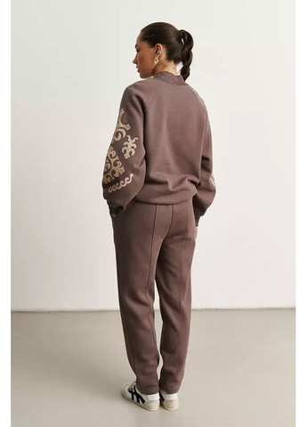 Жіночий костюм з вишивкою-аплікацією MKRM4285 Rica Mare (368992560)