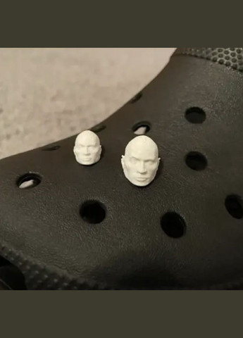 Джибитсы для кроксов Jibbitz пластиковые "Дуэйн Джонсон Скала" / Украшения значки на обувь 2 шт. разные цвета UA3D (303280306)