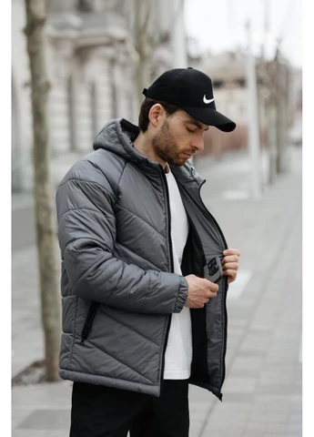 Сіра куртка чоловіча motion nike No Brand