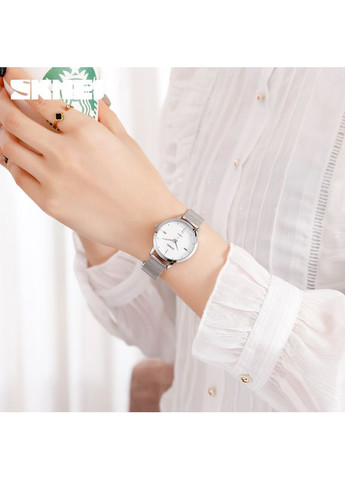 Часы женские серебристые с кварцевым механизмом водонепроницаемые классические стрелочные ProDobro (367265987)