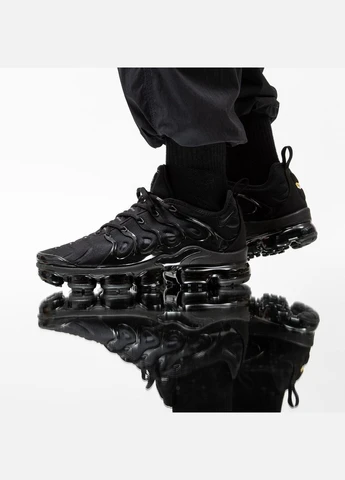 Черные демисезонные кроссовки nike air vapormax plus triple black 924453-004 найк аир вапормакс No Brand