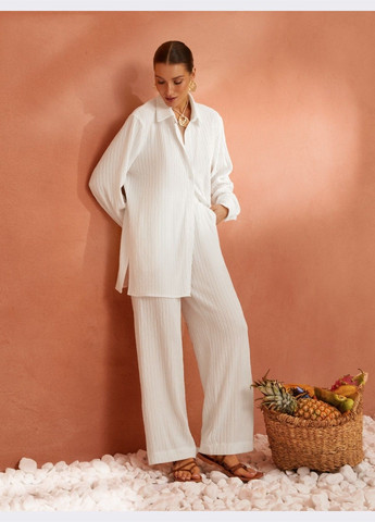 брючний костюм білого кольору з сорочкою Dressa (293486168)