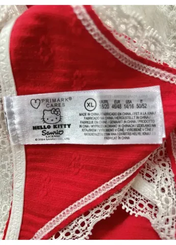 Нежные кружевные трусики Cares Primark (410537252)