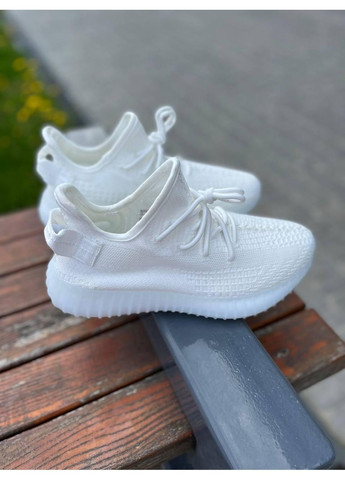 Білі Осінні кросівки чоловічі adidas yeezy boost 350 v2 triple full white 2 адідас ізі буст No Brand