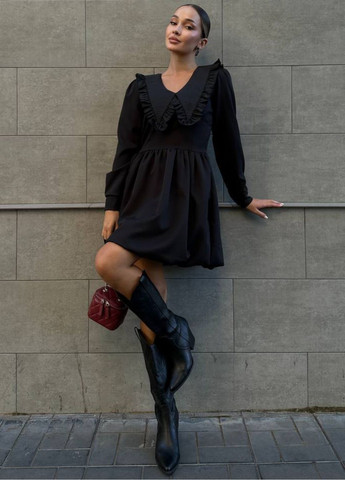 Чорна кежуал приталена міні сукня балон з довгими рукавами та відкладним коміром прикрашений рюшами балон Україна однотонна
