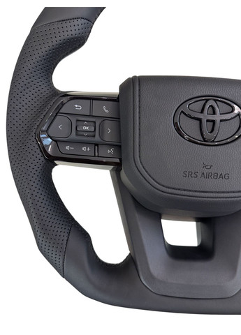 Руль для Land Cruiser 200, Prado 150. В сборе. С подогревом. Кожа. Со скошенным низом. Логотип – черный глянец. Toyota (351893716)