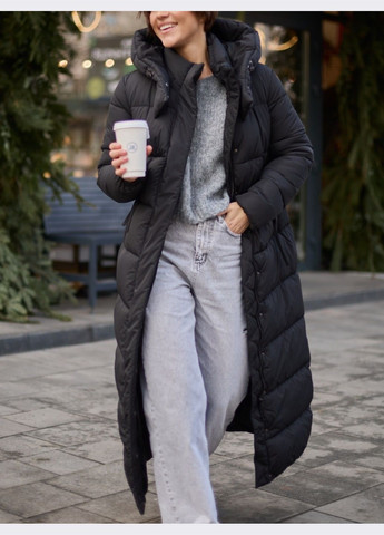 Черная зимняя длинная зимняя куртка с капюшоном чёрная Dressa