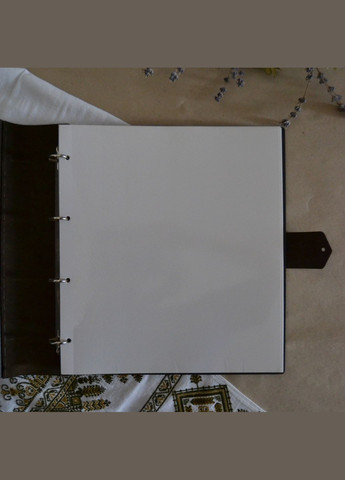 Дерев'яний фотоальбом "Наші спогади живуть тут", 34х32,5 см, на 250 фото, з шкіряною вставкою FILWOOD. No Brand (340112034)