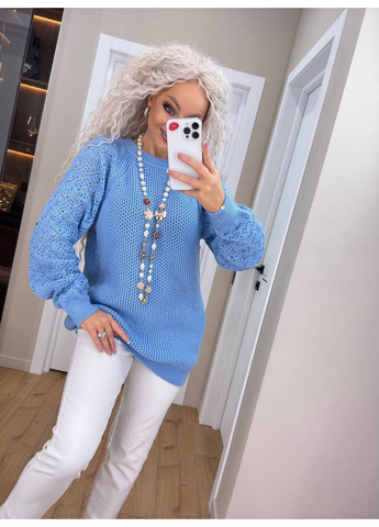 Блакитний демісезонний жіночий светр з ажурними рукавами джемпер No Brand