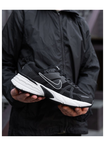 Чорні Осінні кросівки чоловічі black white, вьетнам Nike V2K Runtekk