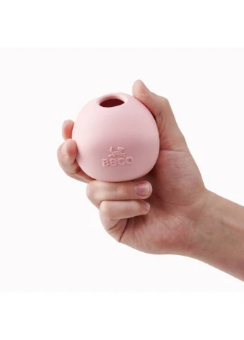 Игрушка мячик с отверстием для вкусняшек для собак Wobble Ball Beco (391437457)