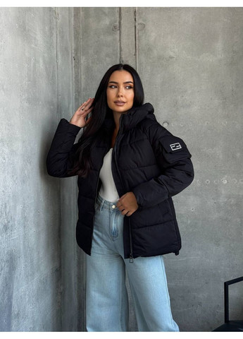 Чорна зимня тепла жіноча зимова куртка з функціональними кишенями та бічними розрізами — заміри в описі куртка-пальто GD/GL Модний простір