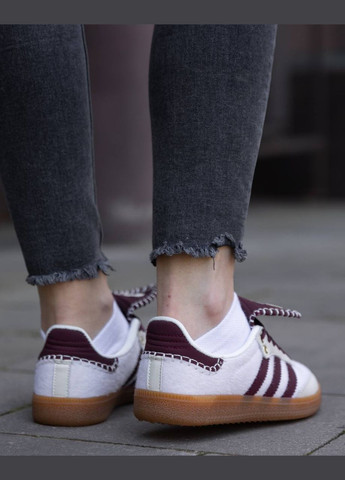 Белые замшевые кеды No Brand