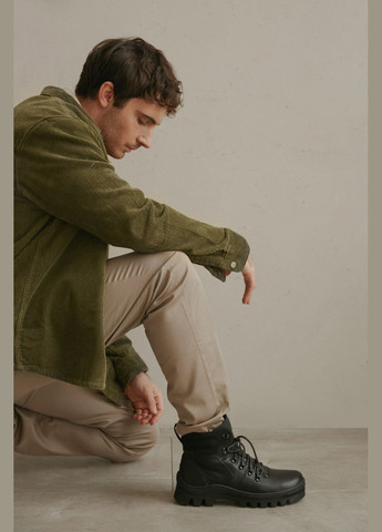 Черные зимние ботинки, цвет черный Estro