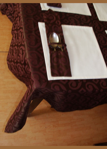 Комплект для сервировки Скатерть 130х130см 1шт салфетки 25х25см 4шт чехлы для приборов 4шт Шоколадный (20_2с) Firanka Damask (331770698)