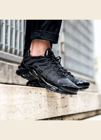 Белые демисезонные кроссовки мужские nike air max plus triple black 604133-050 No Brand