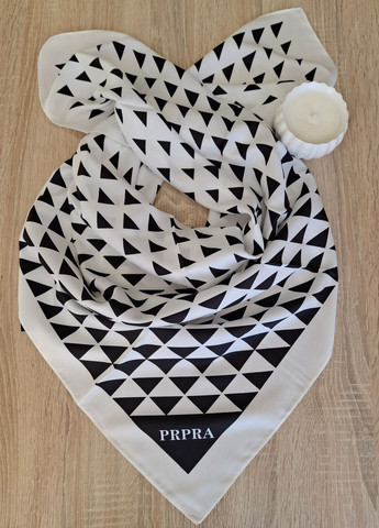 Жіноча Шовкова хустка «Трикутники» No Brand (324622204)