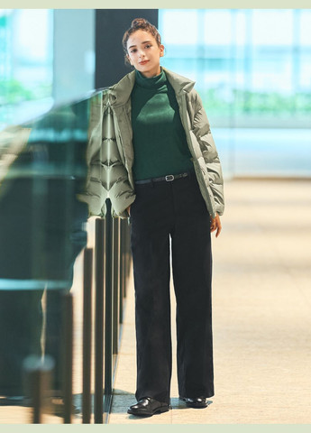 Оливковый (хаки) Пуховик Uniqlo