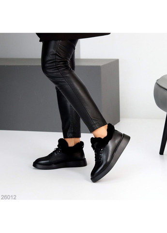 Зимові автоледі Helen (370368320)