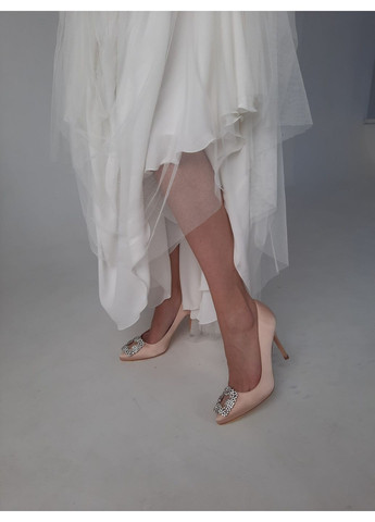 No Brand Святкові атласні беж туфлі з білою брошкою бежевий з текстиль, — (351394412)