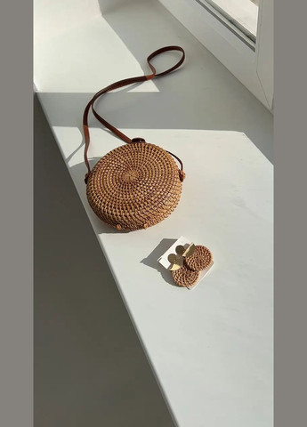 Комплект кругла сумка плетена та сережки з ротанга D.Hats (285710673)