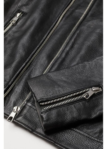 Черная демисезонная куртка кожаная H&M